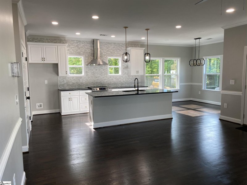 Property image 2 at 421 Crosby Circle, Greenville, SC 29605