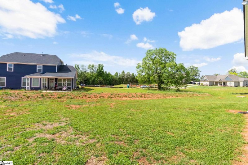 Property image 3 at 124 Providence Point Lane, Wellford, SC 29385