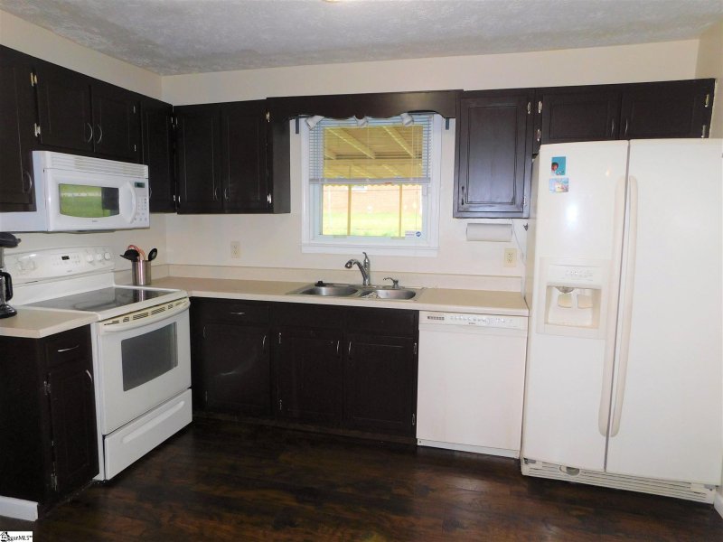 Property image 5 at 4 Gavin Place, Taylors, SC 29687