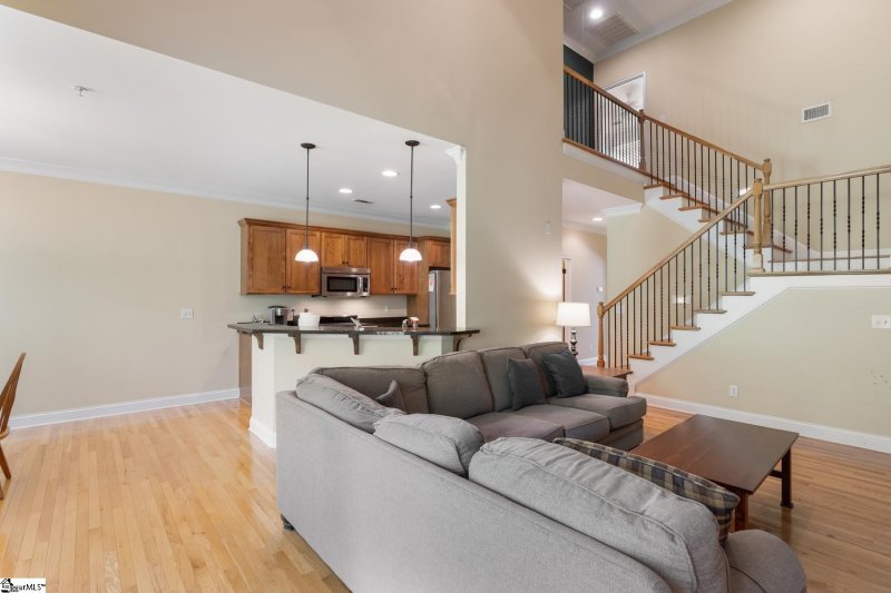 Property image 4 at 18 Edge Court, Greenville, SC 29609