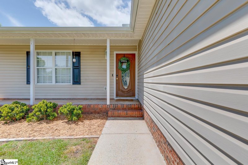 Property image 2 at 117 Meadow Hill Way, Taylors, SC 29687