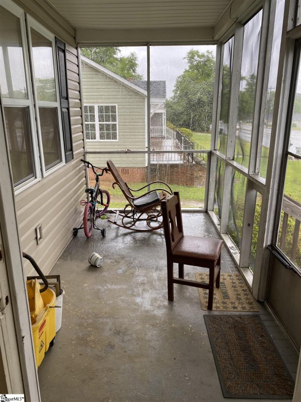 Property image 2 at 606 John B White Sr Boulevard, Spartanburg, SC 29306