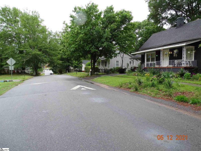 Property image 2 at 37 Jones Street, Greenville, SC 29611