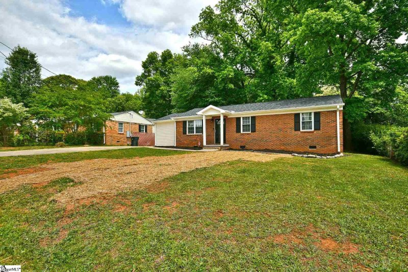 Property image 4 at 4 Blossom Drive, Greenville, SC 29605
