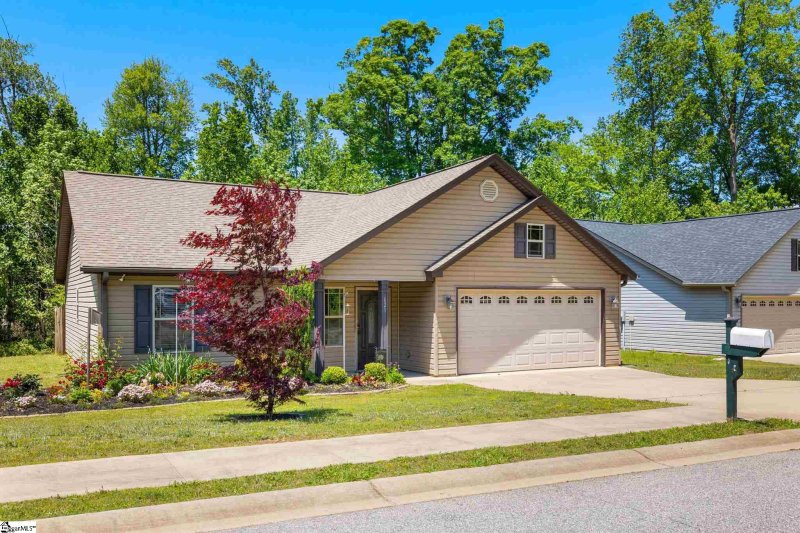 Property image 2 at 621 Chastine Drive, Spartanburg, SC 29301