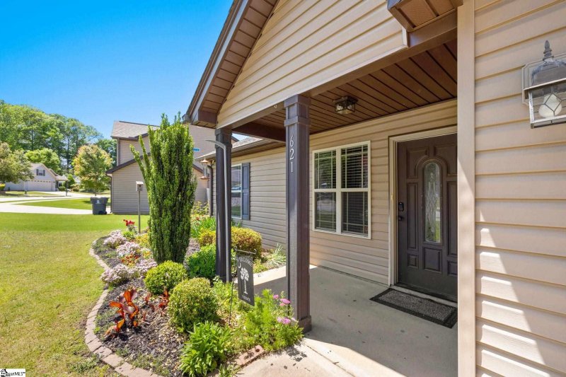 Property image 3 at 621 Chastine Drive, Spartanburg, SC 29301