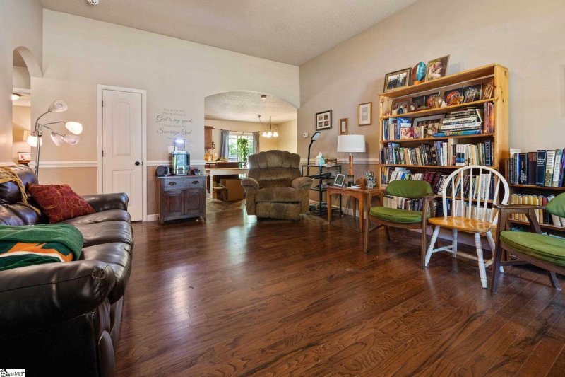 Property image 4 at 621 Chastine Drive, Spartanburg, SC 29301