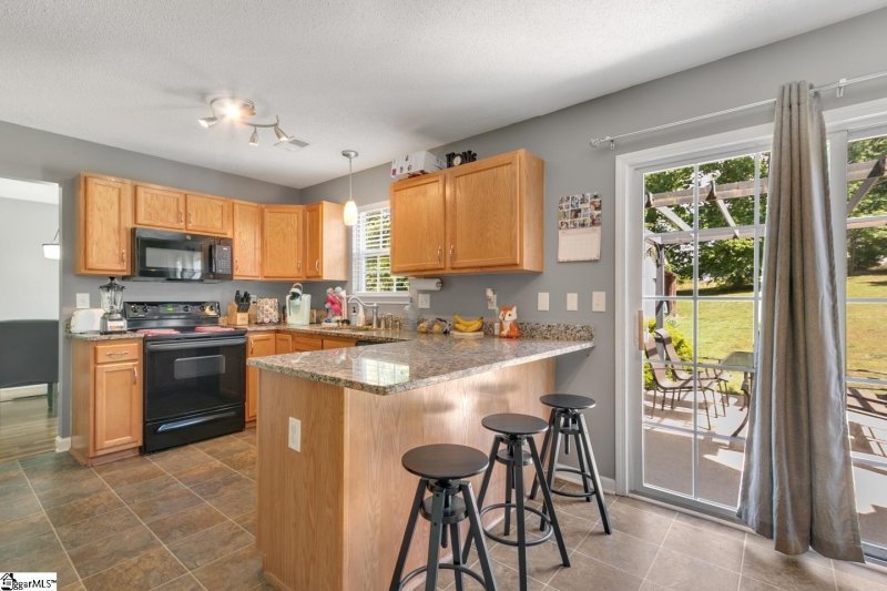 Property image 4 at 712 Canton Court, Greer, SC 29651