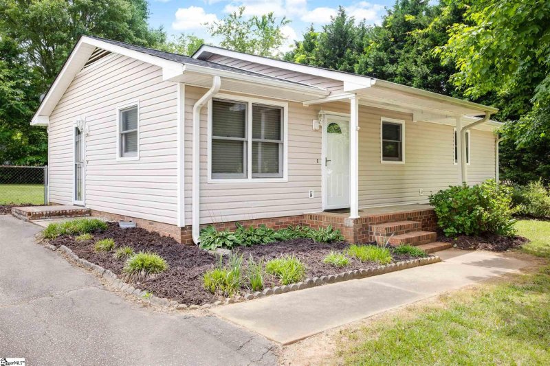 Property image 2 at 108 Stone Drive, Wellford, SC 29385