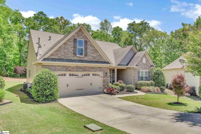 Property image 2 at 215 Penrith Court, Simpsonville, SC 29681-8171