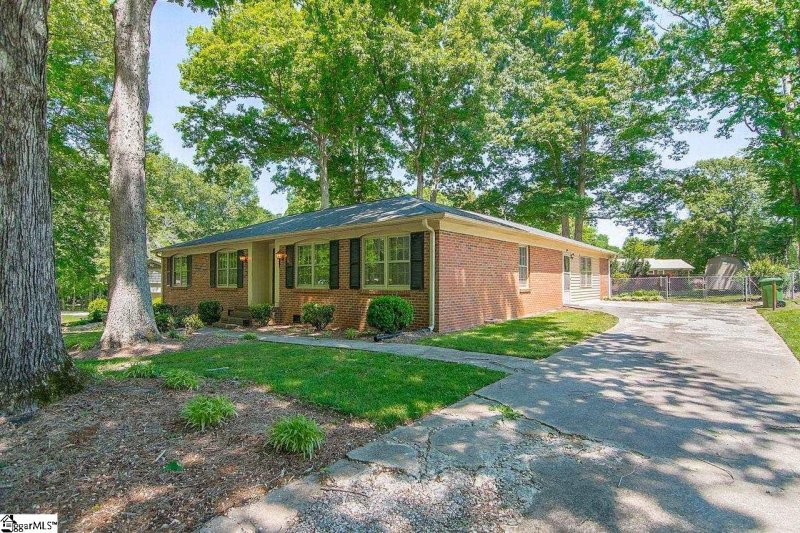 Property image 3 at 107 Brookbend Road, Mauldin, SC 29662