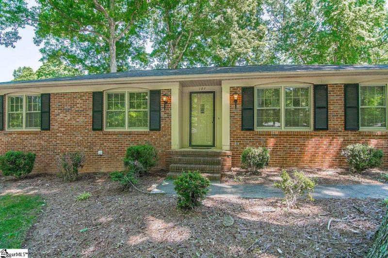 Property image 4 at 107 Brookbend Road, Mauldin, SC 29662