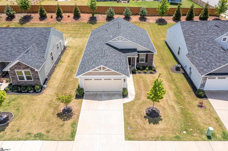 Property image 2 at 202 Fairmeadow Way, Greenville, SC 29617