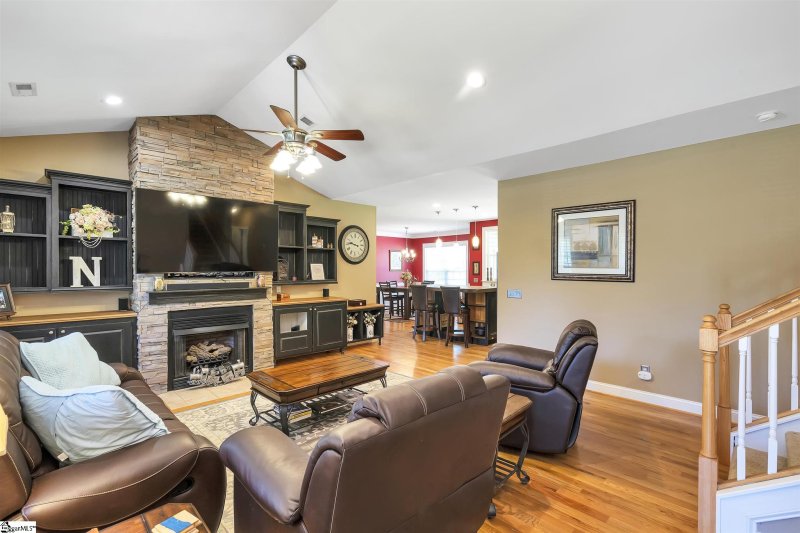 Property image 3 at 208 Quercus Run, Fountain Inn, SC 29644