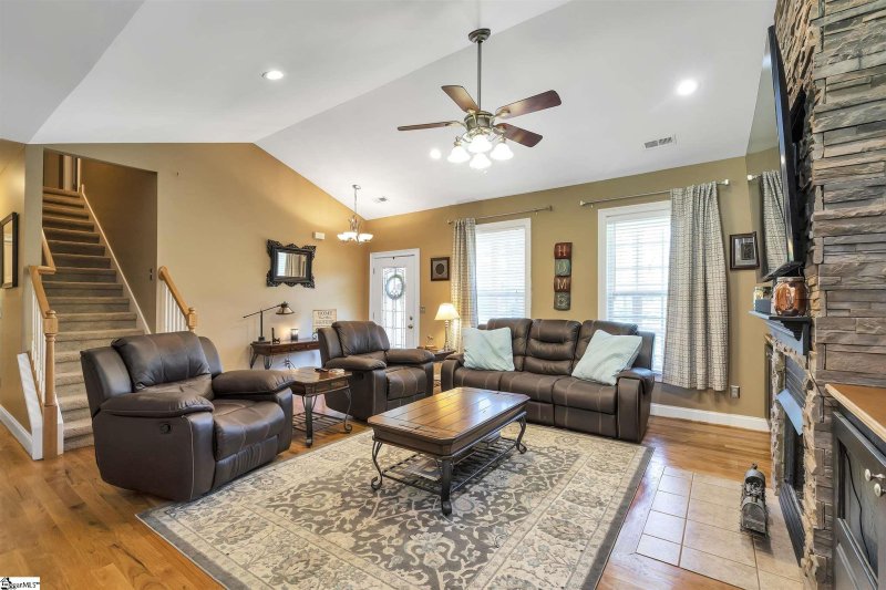 Property image 4 at 208 Quercus Run, Fountain Inn, SC 29644