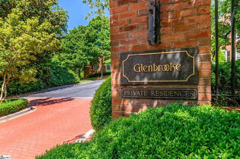Property image 3 at 140 Glenbrooke Way, Greenville, SC 29615