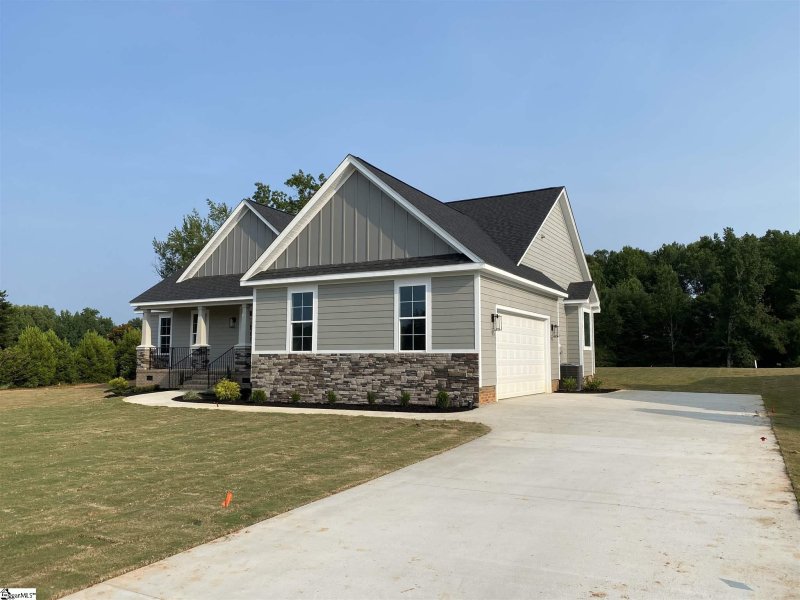 Property image 2 at 360 Royal Burgess Drive, Campobello, SC 29322