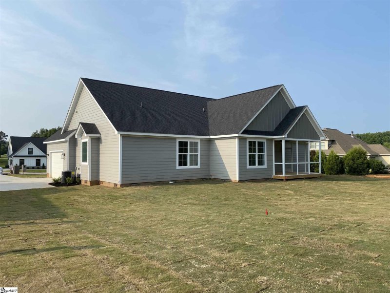 Property image 3 at 360 Royal Burgess Drive, Campobello, SC 29322