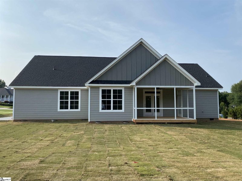 Property image 4 at 360 Royal Burgess Drive, Campobello, SC 29322