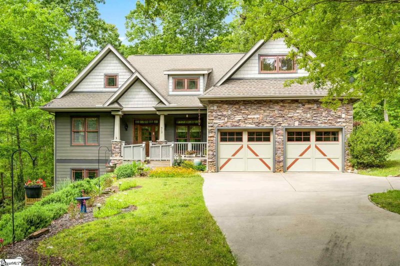 Property image 2 at 612 Scharlin Drive, Pickens, SC 29671