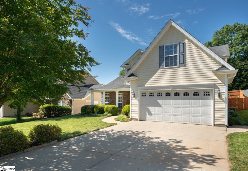 Property image 2 at 204 Silver Run Lane, Greenville, SC 29607