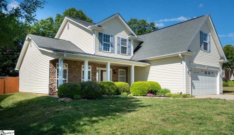 Property image 3 at 204 Silver Run Lane, Greenville, SC 29607