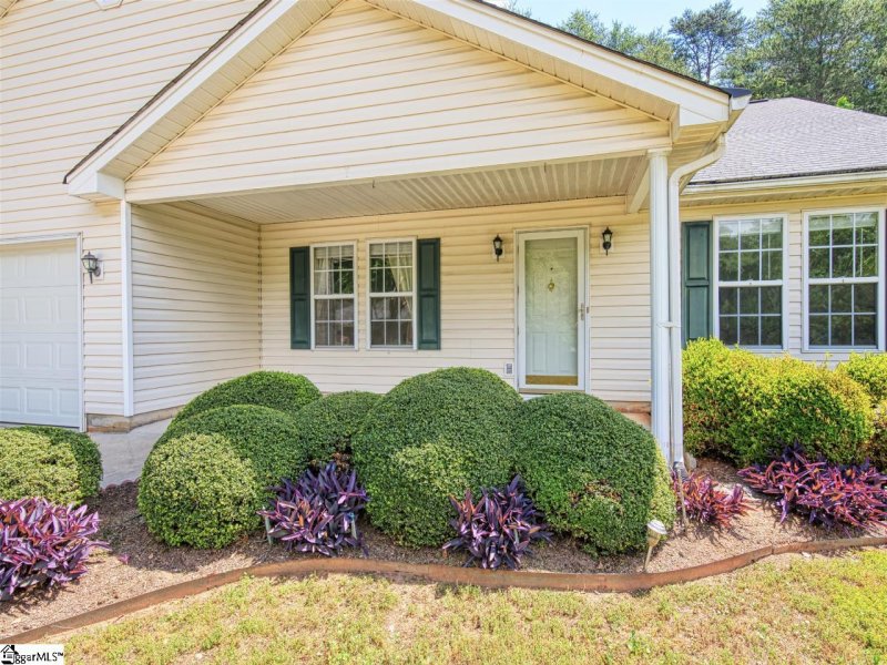 Property image 3 at 5 BURLWOOD Court, Taylors, SC 29687