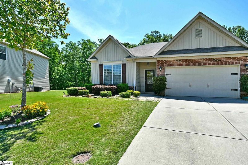Property image 2 at 17 Shefleys Road, Simpsonville, SC 29690