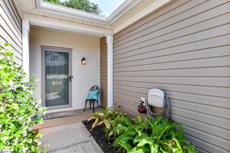 Property image 2 at 914 Medora Drive, Greer, SC 29650