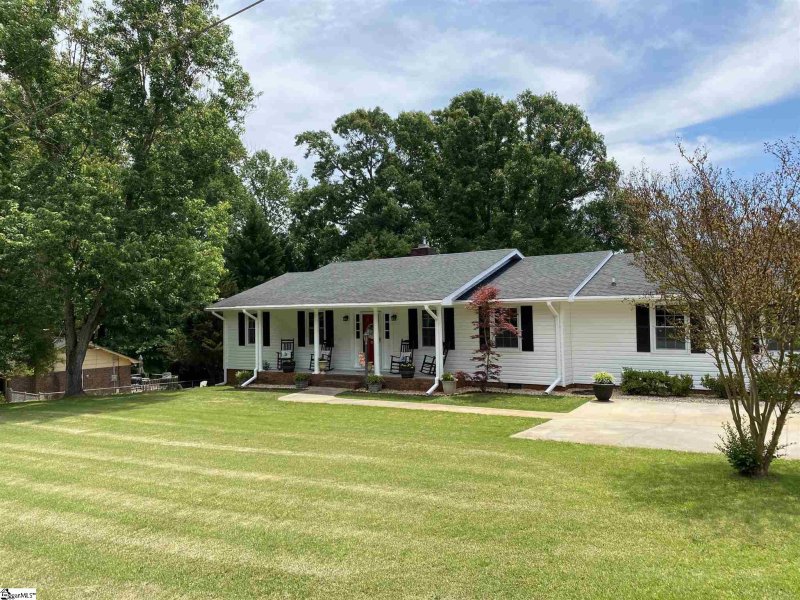 Property image 2 at 323 Rollingwood Drive, Easley, SC 29640