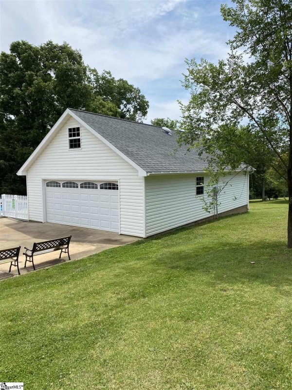 Property image 3 at 323 Rollingwood Drive, Easley, SC 29640