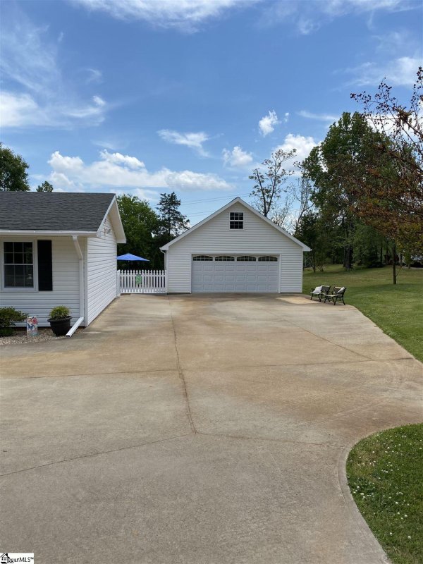 Property image 4 at 323 Rollingwood Drive, Easley, SC 29640