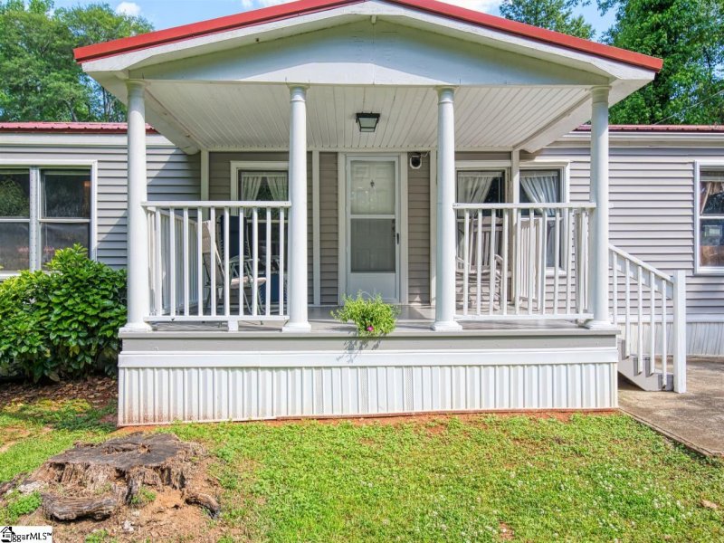 Property image 3 at 108 Shady Acres Circle, Greenville, SC 29611-7076