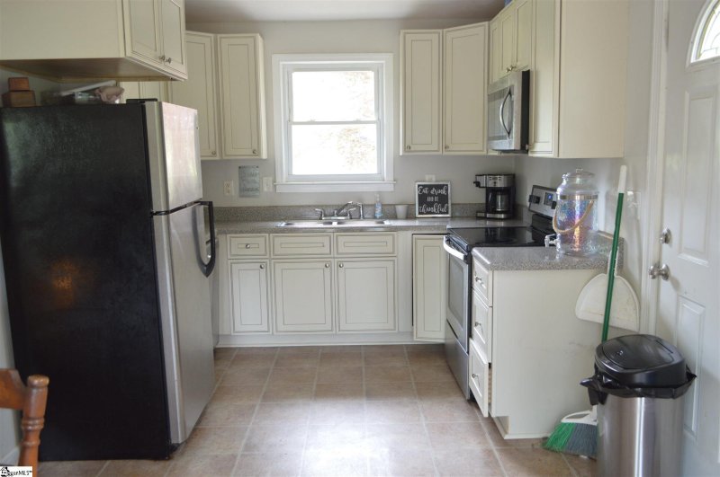 Property image 3 at 31 Rawood Drive, Travelers Rest, SC 29690
