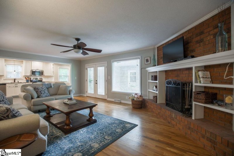 Property image 2 at 104 Winsford Drive, Greenville, SC 29609-2408