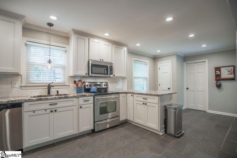 Property image 3 at 104 Winsford Drive, Greenville, SC 29609-2408