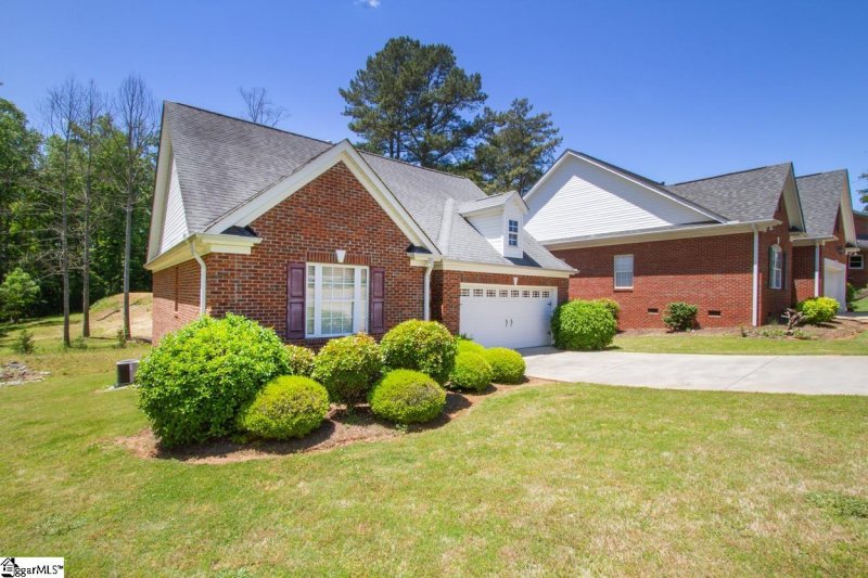 Property image 2 at 116 Commons Drive, Easley, SC 29642