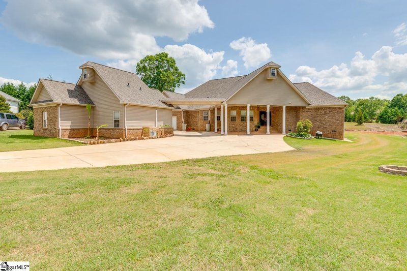 Property image 2 at 307 Forked Oak Way, Fountain Inn, SC 29644