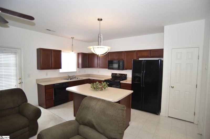 Property image 3 at 2 Evanshire Court, Mauldin, SC 29662