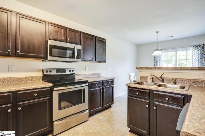 Property image 2 at 107 Hickory Knob Lane, Wellford, SC 29385