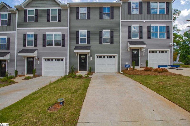 Property image 2 at 106 Brooklane Court, Easley, SC 29642