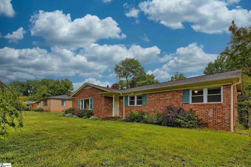 Property image 2 at 18 Dera Street, Greenville, SC 29615