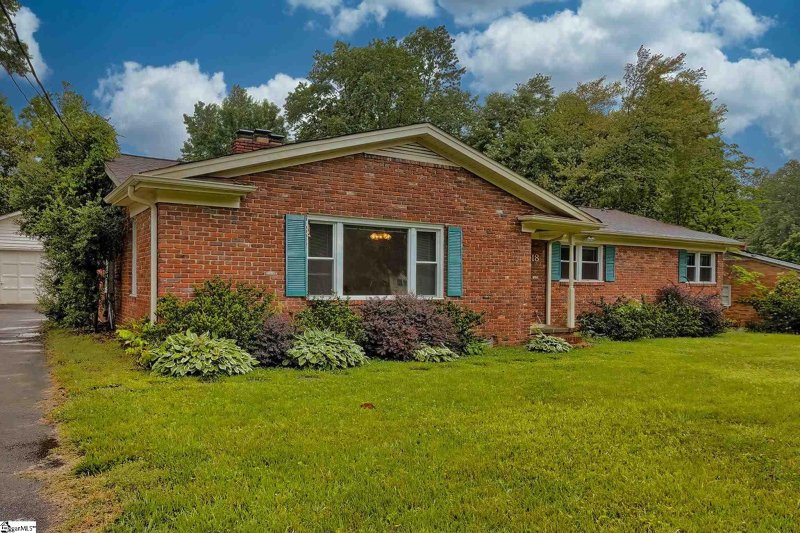 Property image 3 at 18 Dera Street, Greenville, SC 29615