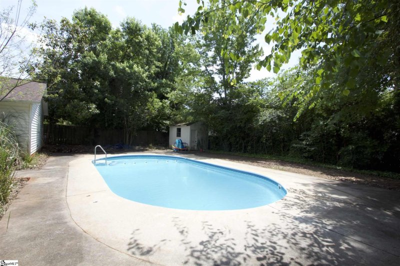 Property image 5 at 18 Dera Street, Greenville, SC 29615