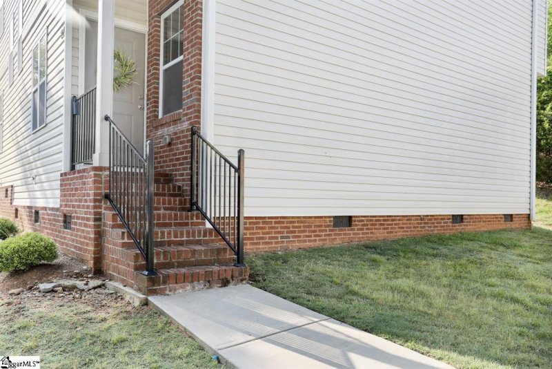 Property image 2 at 97 Huntress Drive, Greer, SC 29651