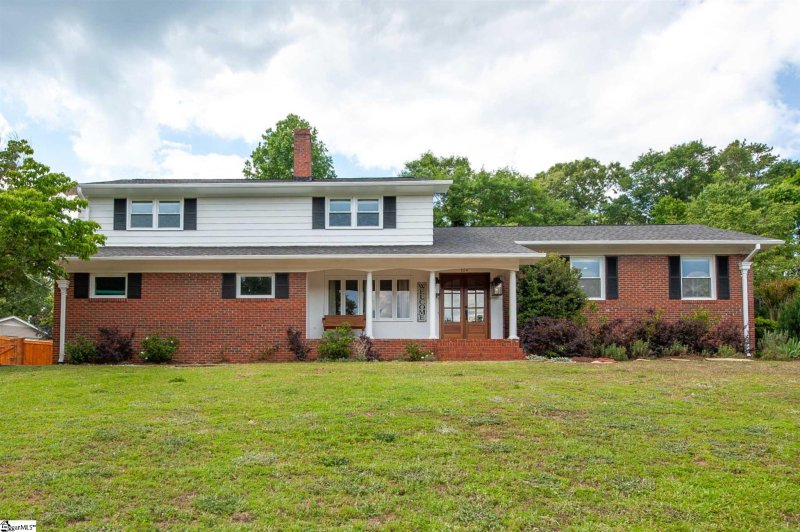 504 Eastcliffe Way