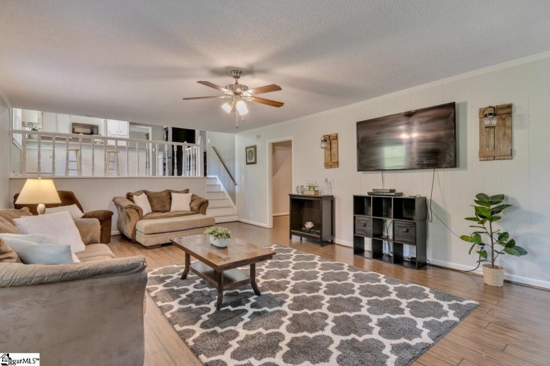 Property image 3 at 221 Timbrooke Way, Easley, SC 29642