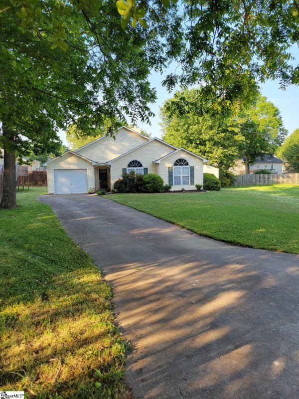 Property image 2 at 3 Point Hope Court, Greenville, SC 29605