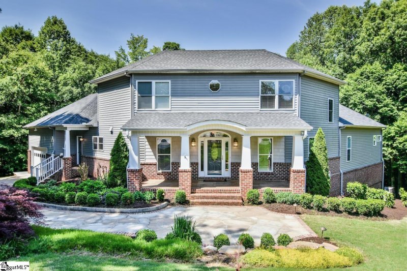 31 Silver Knoll Court