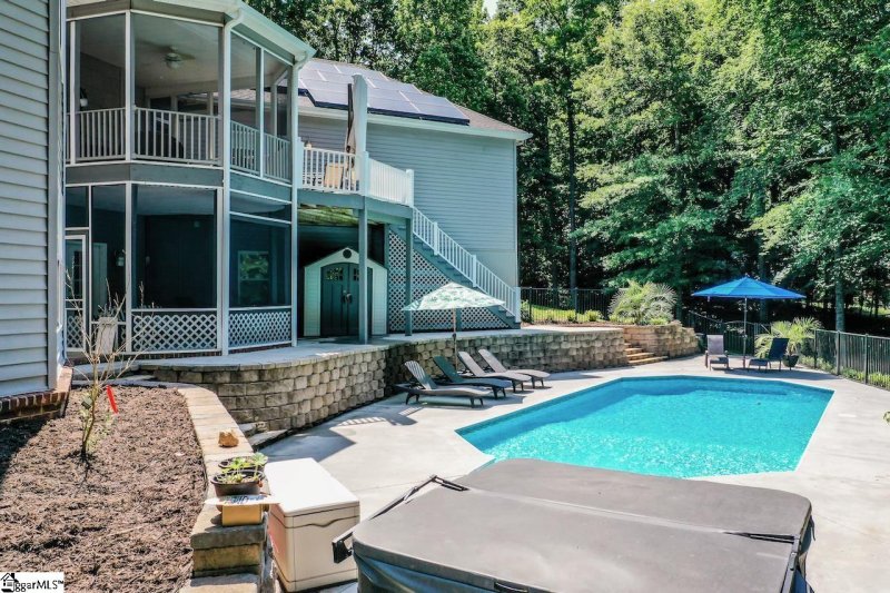 Property image 3 at 31 Silver Knoll Court, Greer, SC 29651